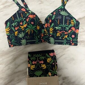 Old navy set. New with tags. Small